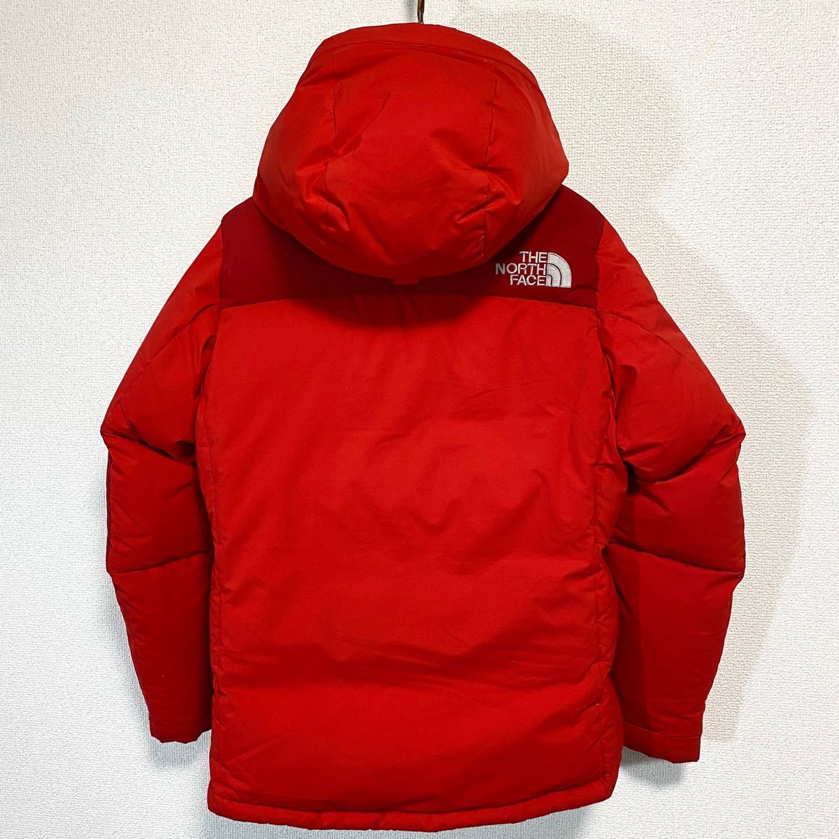 美品!海外限定 ノースフェイス バルトロライトジャケット レディースM レッド THE NORTH FACE 透湿防水 ハイベント