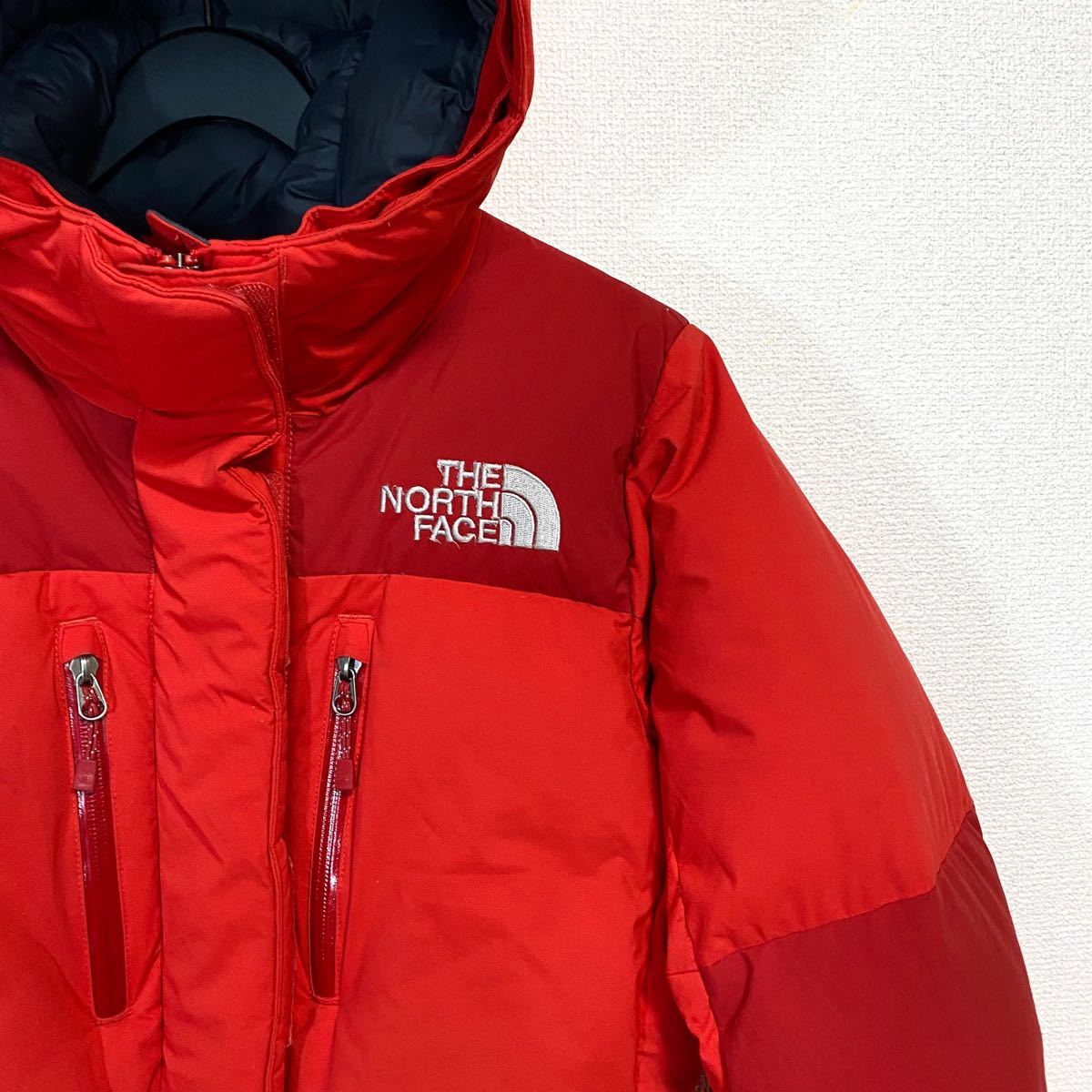 美品!海外限定 ノースフェイス バルトロライトジャケット レディースM レッド THE NORTH FACE 透湿防水 ハイベント