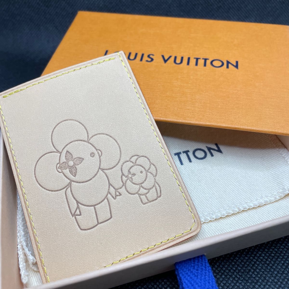 ルイヴィトン LV エキシビション パスケース ヴィヴィエンヌ 限定 ...