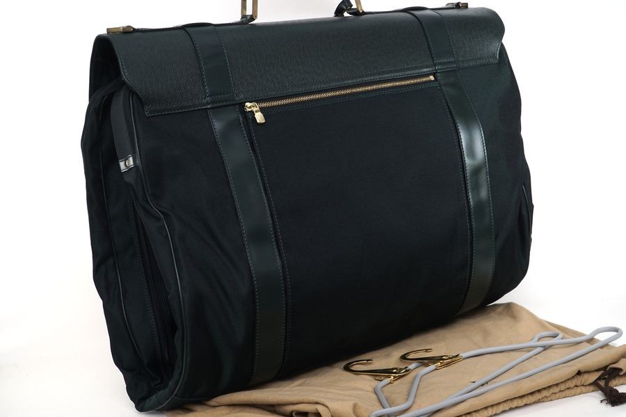 半額品 LOUIS VUITTON ルイヴィトン ガーメントカバー agapeeurope.org