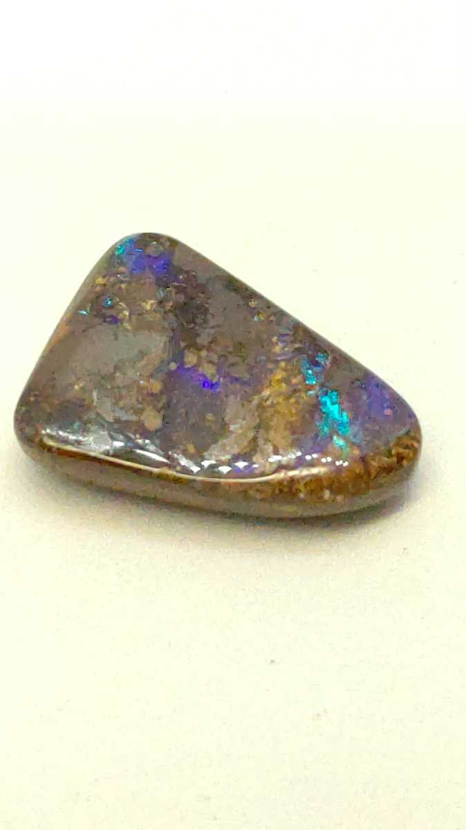 No.534 ボルダーオパール大 遊色効果 シリカ球 10月の誕生石 天然石 ルース 蛋白石jewelry opal ジュエリー 宝石_画像4