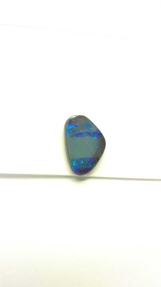 No.551 ボルダーオパール大 遊色効果 シリカ球 10月の誕生石 天然石 ルース 蛋白石jewelry opal ジュエリー 宝石_画像2