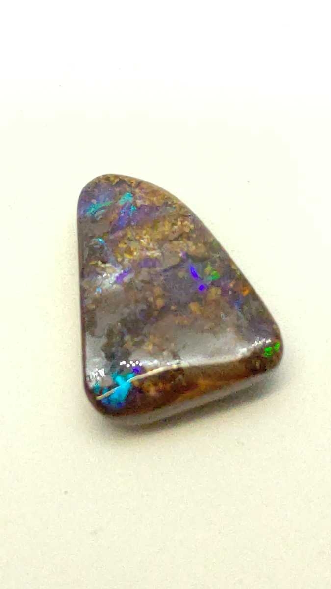 No.534 ボルダーオパール大 遊色効果 シリカ球 10月の誕生石 天然石 ルース 蛋白石jewelry opal ジュエリー 宝石_画像2