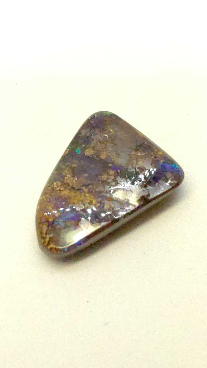 No.534 ボルダーオパール大 遊色効果 シリカ球 10月の誕生石 天然石 ルース 蛋白石jewelry opal ジュエリー 宝石_画像3