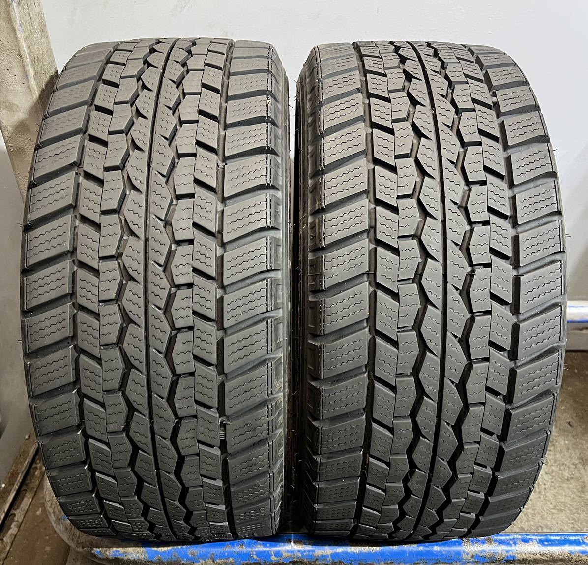 2021年製 送料無料 235/50R14 102L LT(ダンロップ)SP LT01 2本