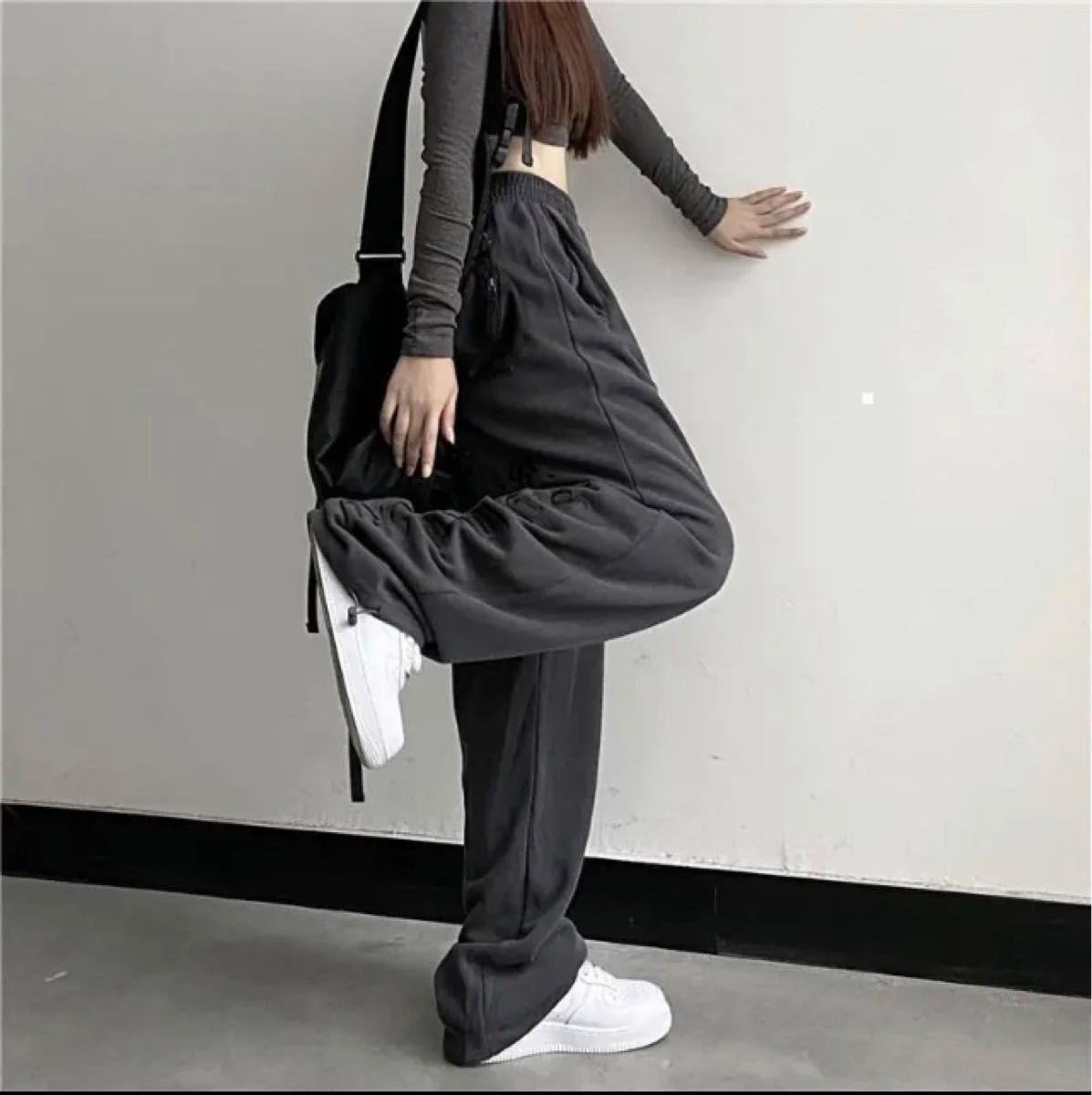 人気アイテム 新品 韓国 服 レディース レタリング ロゴ 白 スウェット