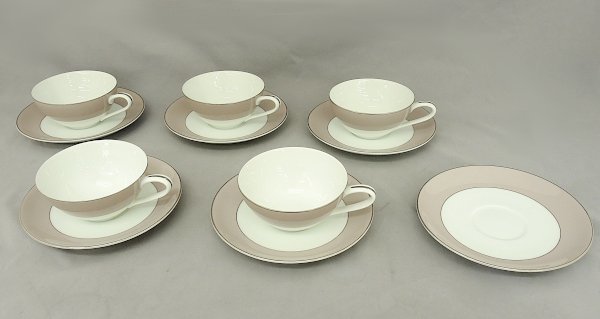 2022公式店舗 7105 Japan in made +1ソーサー 5客 カップ&ソーサー