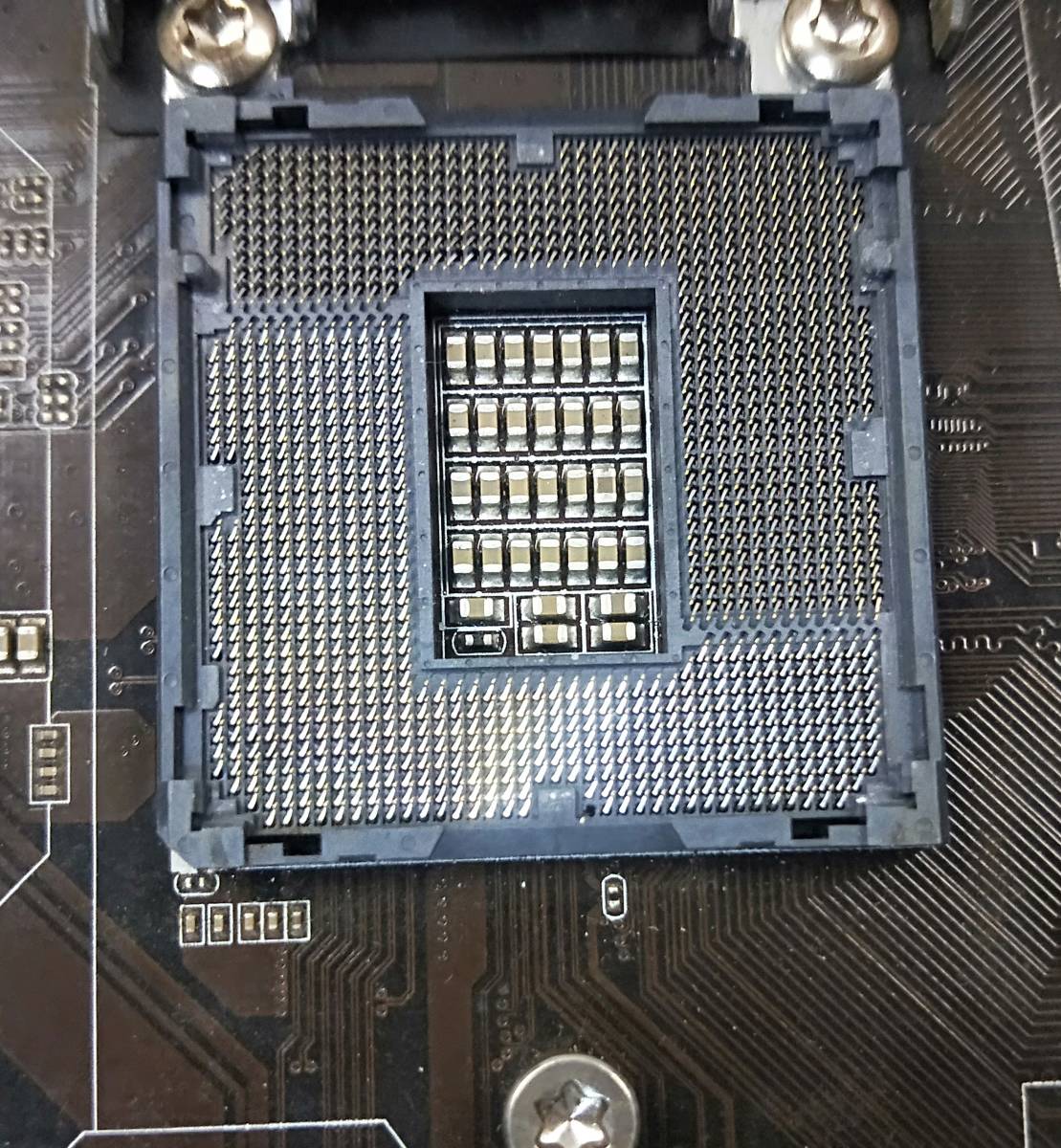 【中古パーツ】BIOS確認のみ、Z77 PRO3 ザーボード ＩＯパネル付　LGA1155 ■MB1795_画像3