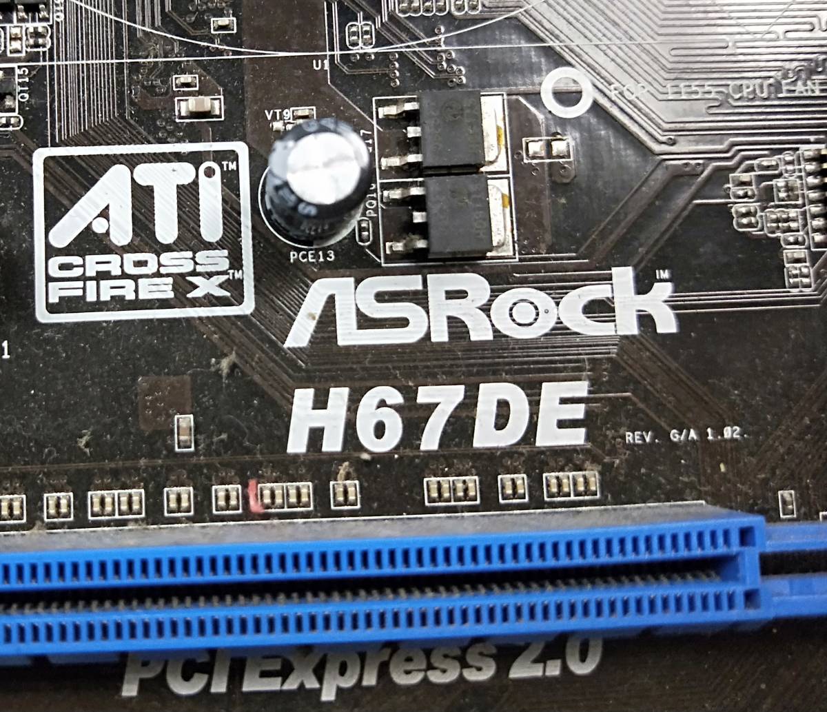 【中古パーツ】BIOS確認のみ、ASROCK H67DE マ-ザーボード ＩＯパネル付　LGA1155 ■MB1762_画像4