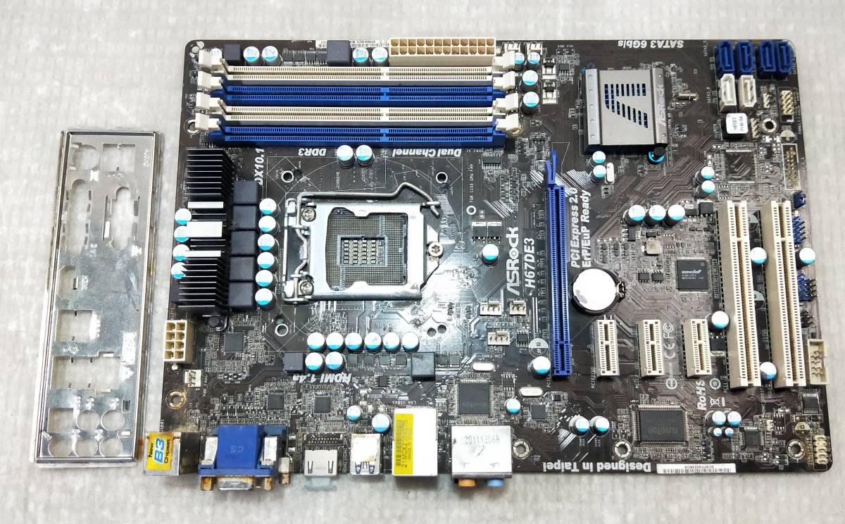 【中古パーツ】BIOS確認のみ、　ASROCK H67DE3 マザーボード　LGA1155 ■MB1654_画像1