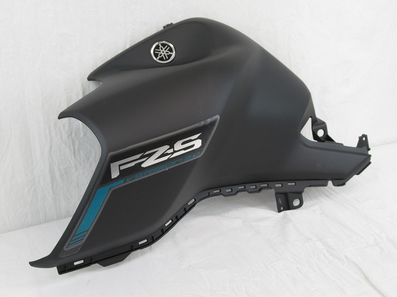 YAMAHA 純正 FZS-Fi 左タンクカバー[マットブラック] #B4G-XF412-00-P2【TANK SIDE COVER 1 MBL2】_画像2