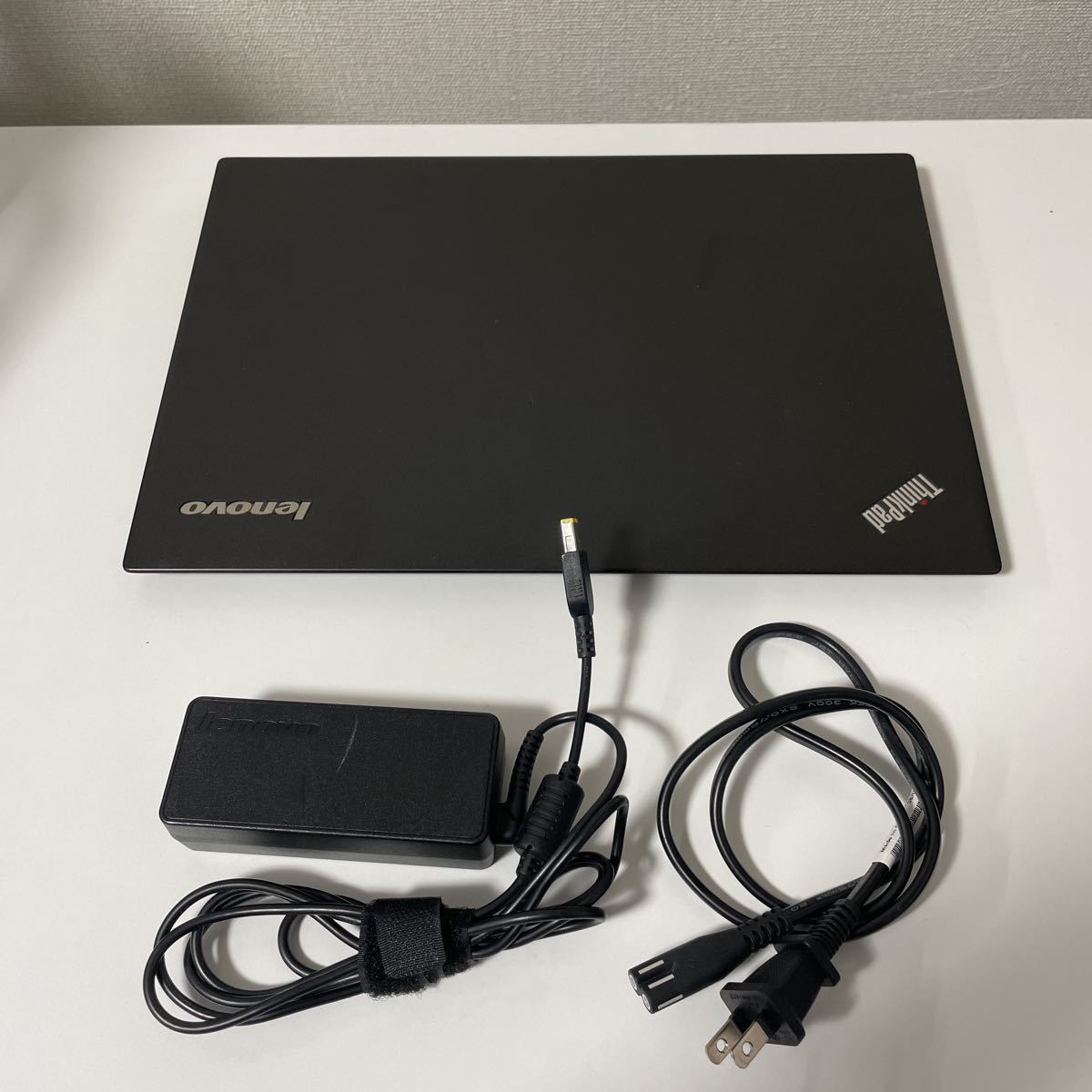 Lenovo Thinkpad X1 carbon (Gen3 2015) Core i5 5300U / SSD Lenovo Thinkpad X1 carbon (Gen3 2015) Core i5 5300U / SSD