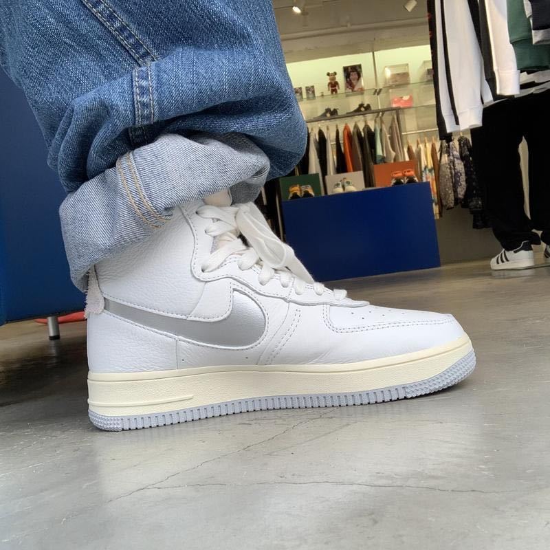 新品 27 5㎝(ウィメンズ) NIKE ナイキ AIR FORCE 1 AF1 SCULPT エア