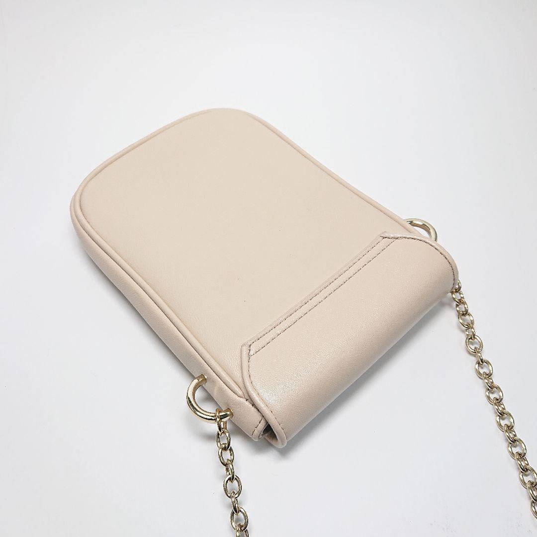 ヤフオク! - 【新品未使用】フルラ スマホポシェット/ショルダーバッグ