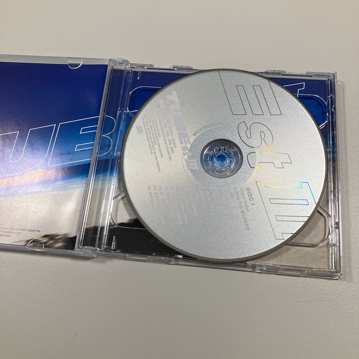 【邦1】貴重なCDです！　TUBEst I・II・III ベスト盤 3枚セット チューブ_裏側にもう一枚あります