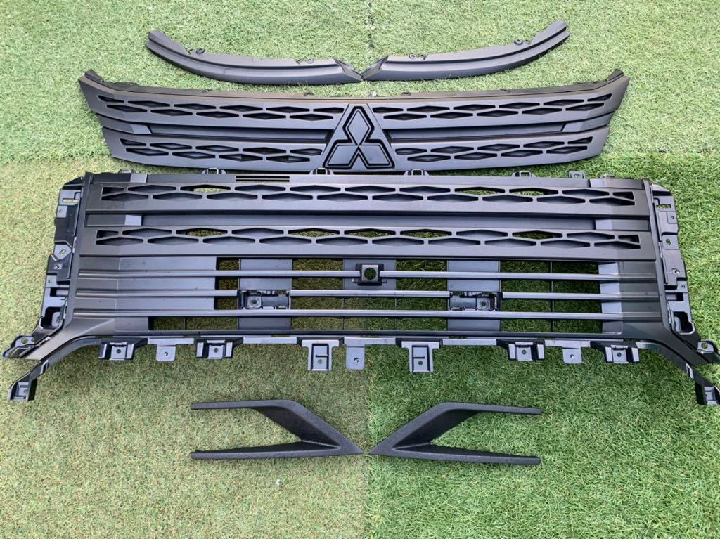 新型デリカd5 フロントグリル マットブラックフルセット 送料無料
