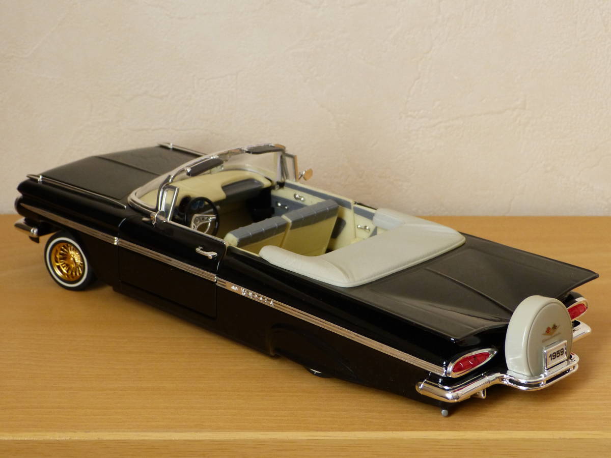 箱付き 1/18 シボレー インパラ コンバーチブル 1959 ローライダー