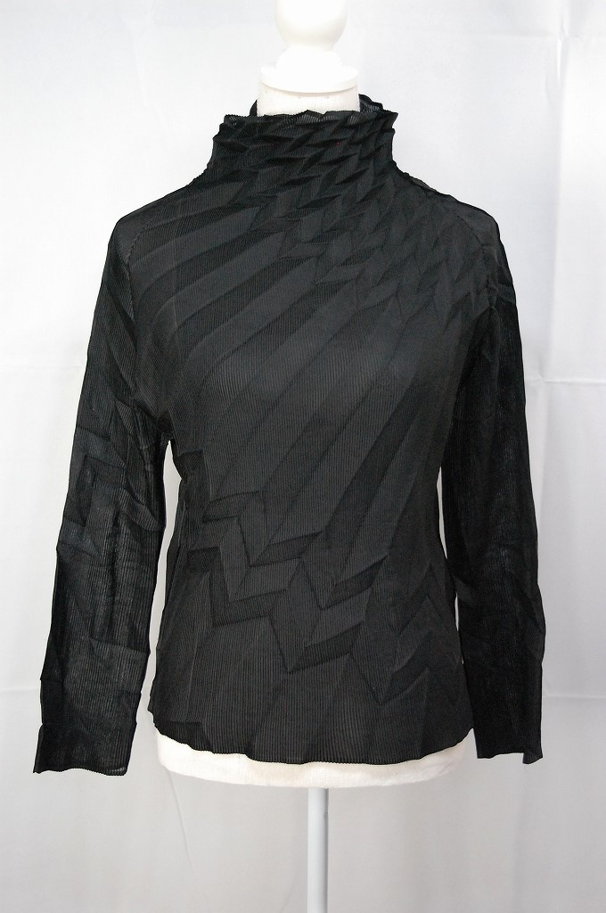 送料無料☆ISSEY MIYAKE me 変形プリーツ ハイネック プリーツトップス
