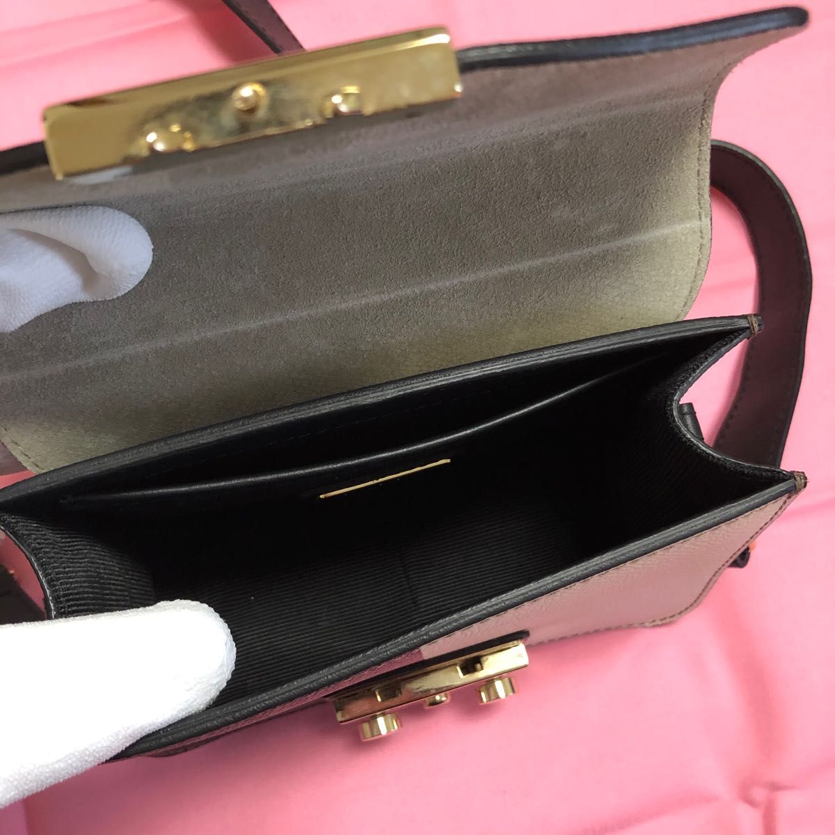 【極美品】フルラ　FURLA  メトロポリス　レザーショルダーバッグ　ミニバッグ  ショルダーバッグレディース