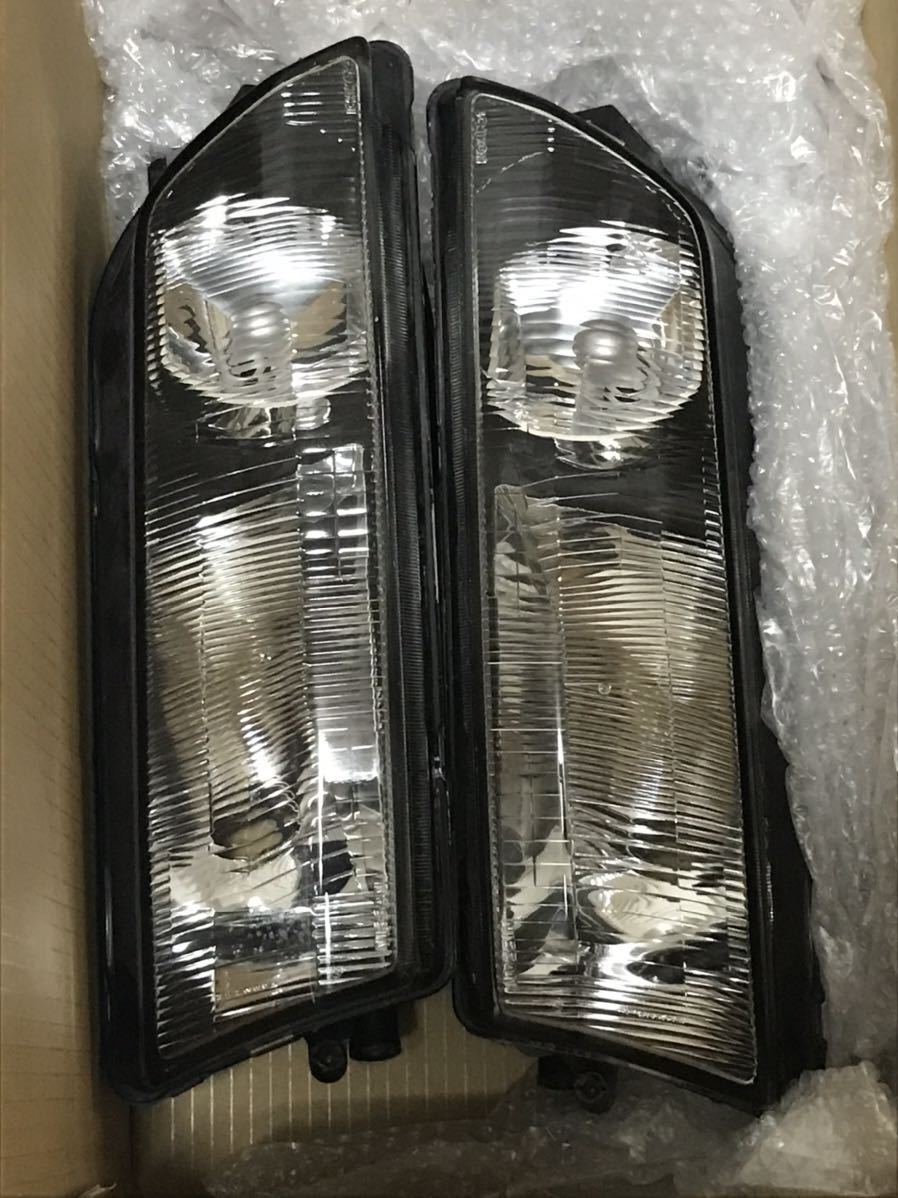 国内外の人気! 角目 今季も再入荷 レア R32 N1ヘッドライトレンズ