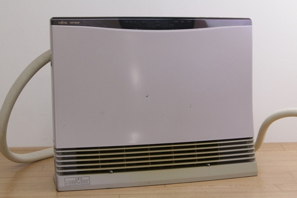 【FUJITSU 富士通】（KH-60HAA-S）温水ルームヒーター 室内機　2013年製　ホースに癖　現状品　管ざ6880