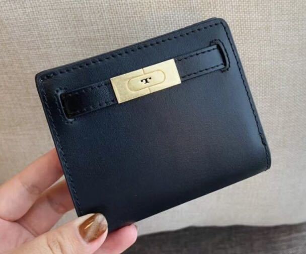 注目のブランド 本革□入手困難□新品□TORY BURCH トリーバーチ 財布