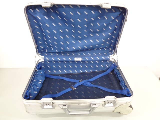 希少 廃盤 ドイツ製 RIMOWA リモワ 2輪 929.55 TOPAS トパーズ スーツケース キャリーケース アルミ シルバー 32L 機内持ち込み可 希少 廃盤 ドイツ製 RIMOWA リモワ 2輪 929.55 TOPAS トパーズ スーツケース キャリーケース アルミ シルバー 32L 機内持ち込み可