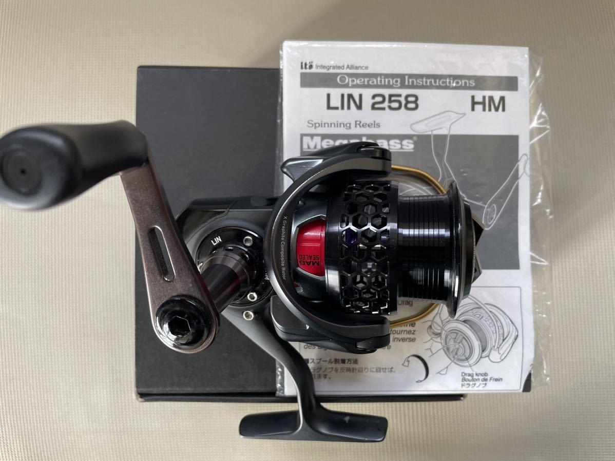 Megabass LIN 258 HM メガバス スピニング リール バスフィッシング