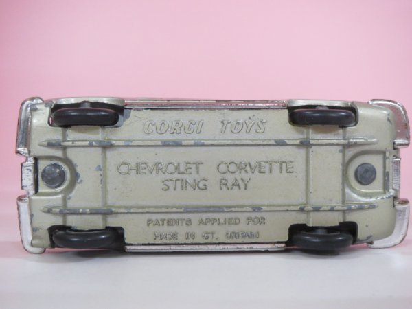 62242# Corgi 310 Chevrolet Corvette стойка n серый CHEVROLET