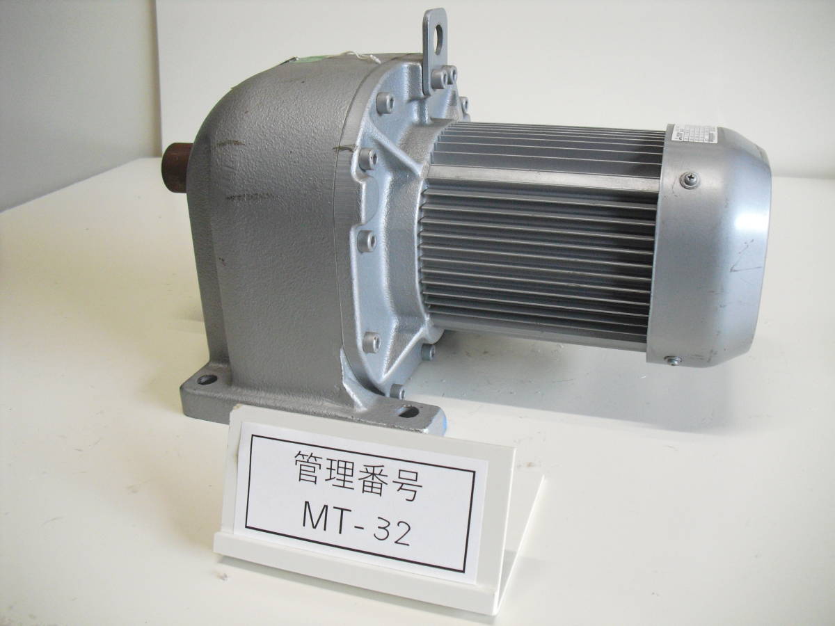 MT-32　三菱電機 【工業用】ブレーキ無モーター：GM-SP（0.75kw 4P）約2年間使用　動作正常　日本製　迅速発送　少々キズあるも概ね美品_画像1