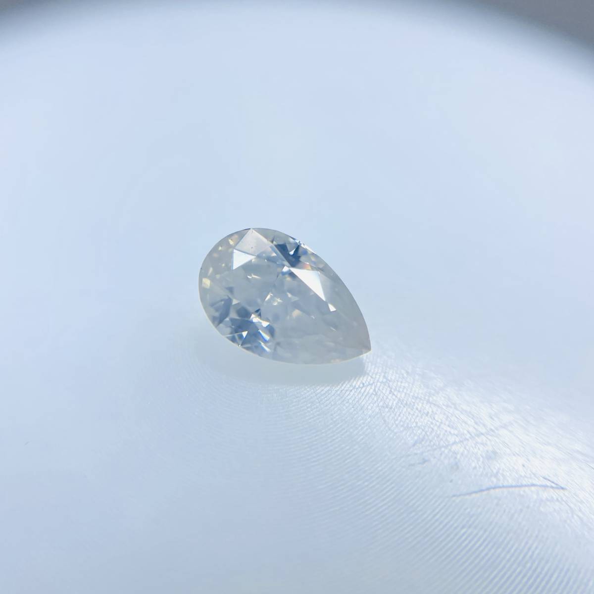 FANCY WHITE 0.31ct PS RT1686 GIA