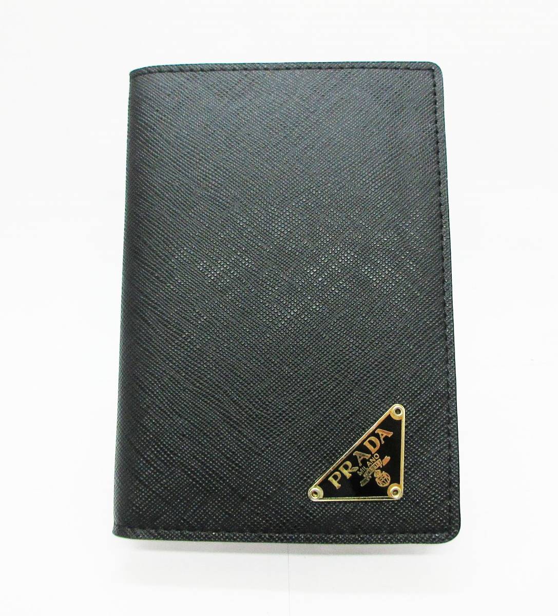 KM-1672 パスポートケース プラダ 手帳型 カバー サフィアーノ レザー ブラック カード トライアングルロゴ 三角プレート PRADA