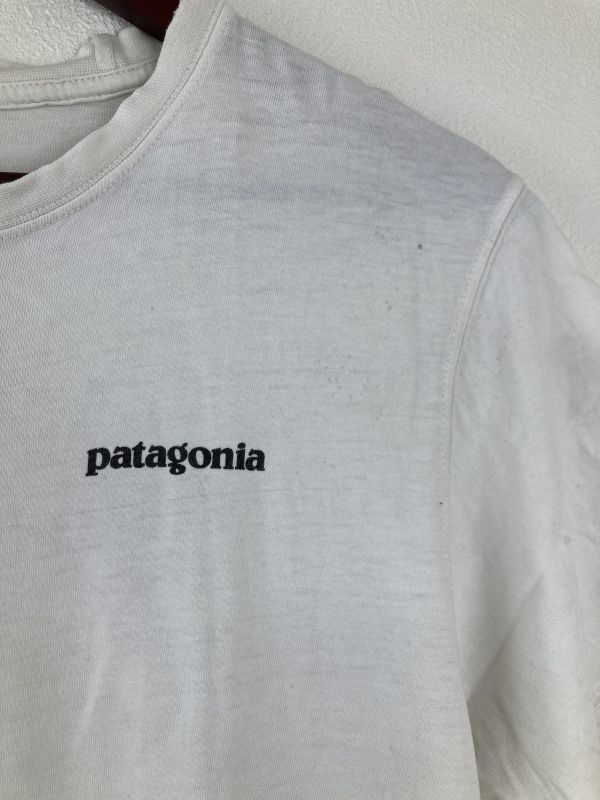 patagonia パタゴニア Tシャツ 半袖 オーガニックコットン Sサイズ ホワイト バックプリント ロゴ 白 綿 メンズ 丸首 トップス カットソー