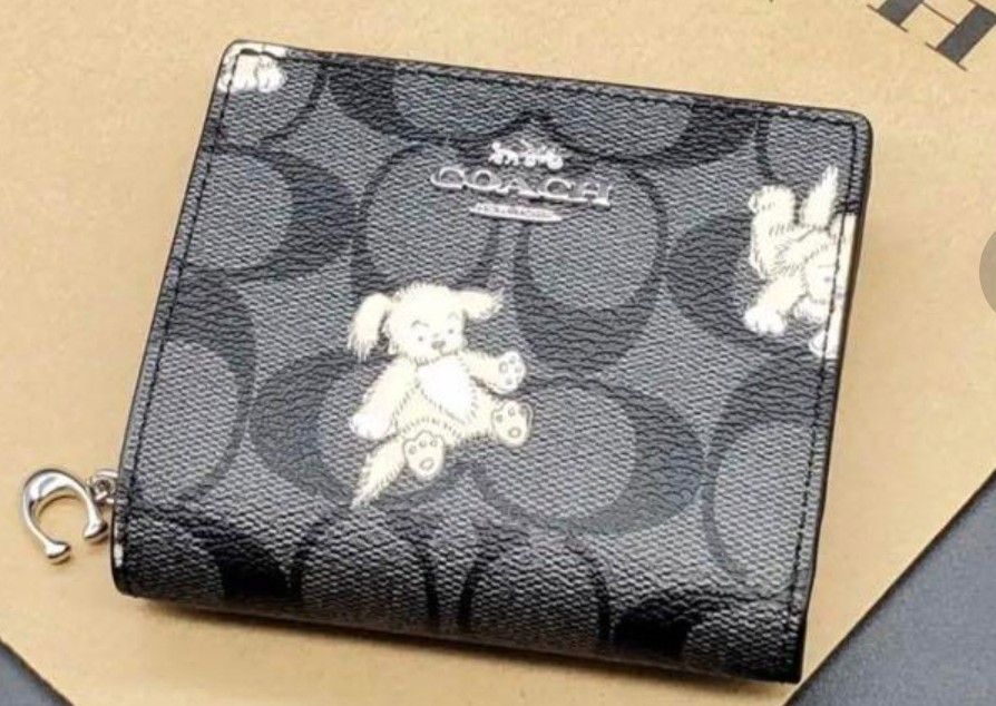 COACH スナップ ウォレット・ハッピー ドッグ 子犬 二つ折り財布 CC921