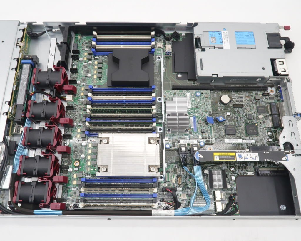 hp ProLiant DL360 Gen9 Xeon E5-2630 v3 2.4GHz 32GB 600GBx2 шт. (SAS2.5 дюймовый /12Gbps/RAID1 структура ) DVD-ROM SmartArray P440ar немного с дефектом 