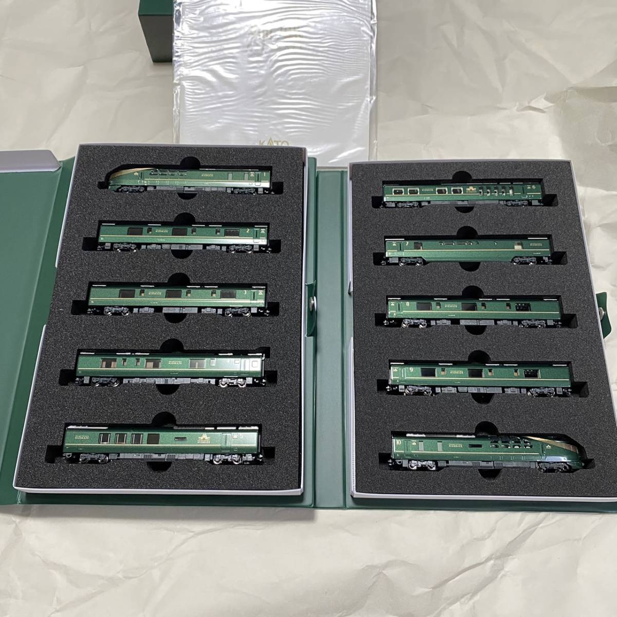 1円〜)KATO 10-1570 87系「TWILIGHT EXPRESS 瑞風」特別企画品