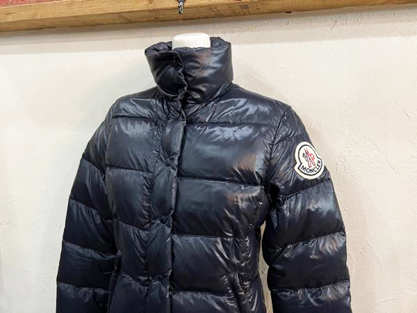 K61★MONCLER/モンクレール CLAIRE クレア ロゴワッペンダウンジャケット レディース サイズ0 ネイビー アウター ダウン USED ★_画像2