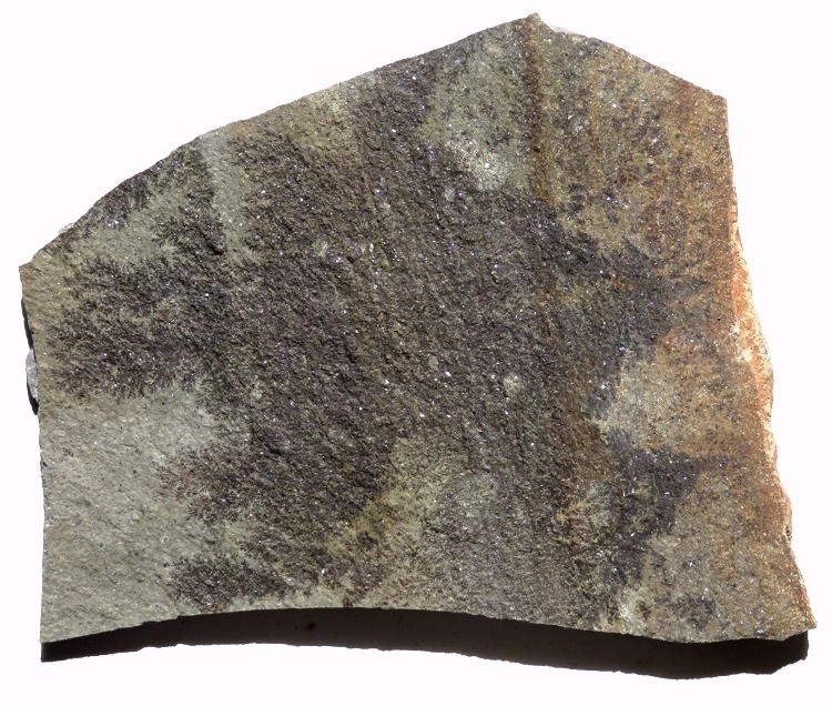 【 天然石 】 黒鉄平石 《 乱形 》 [ケース販売 0.4㎡入]_１ピース ： 表面