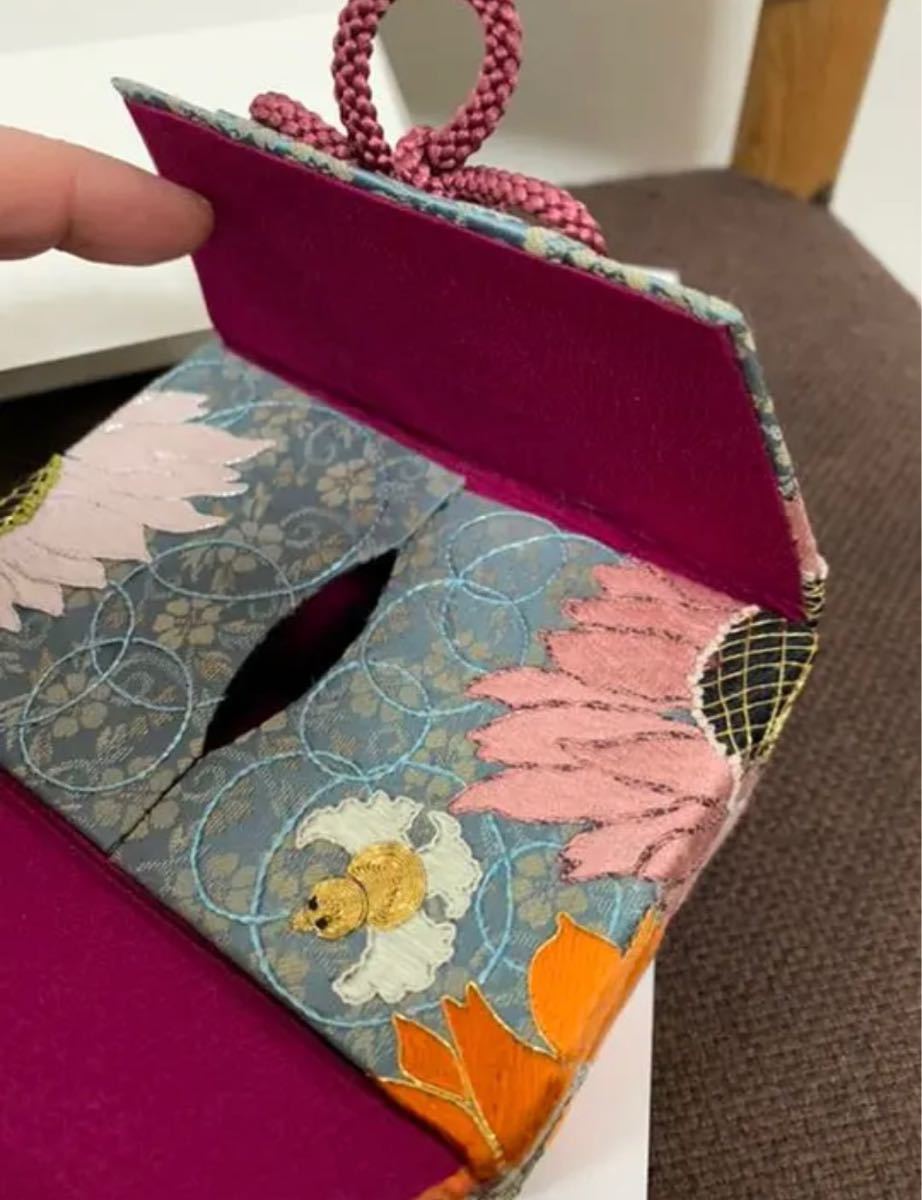 新品/日本刺繍ハンド刺繍正絹使用/福良雀とひまわりの式部型小物入れ豪華〜箱ボックス