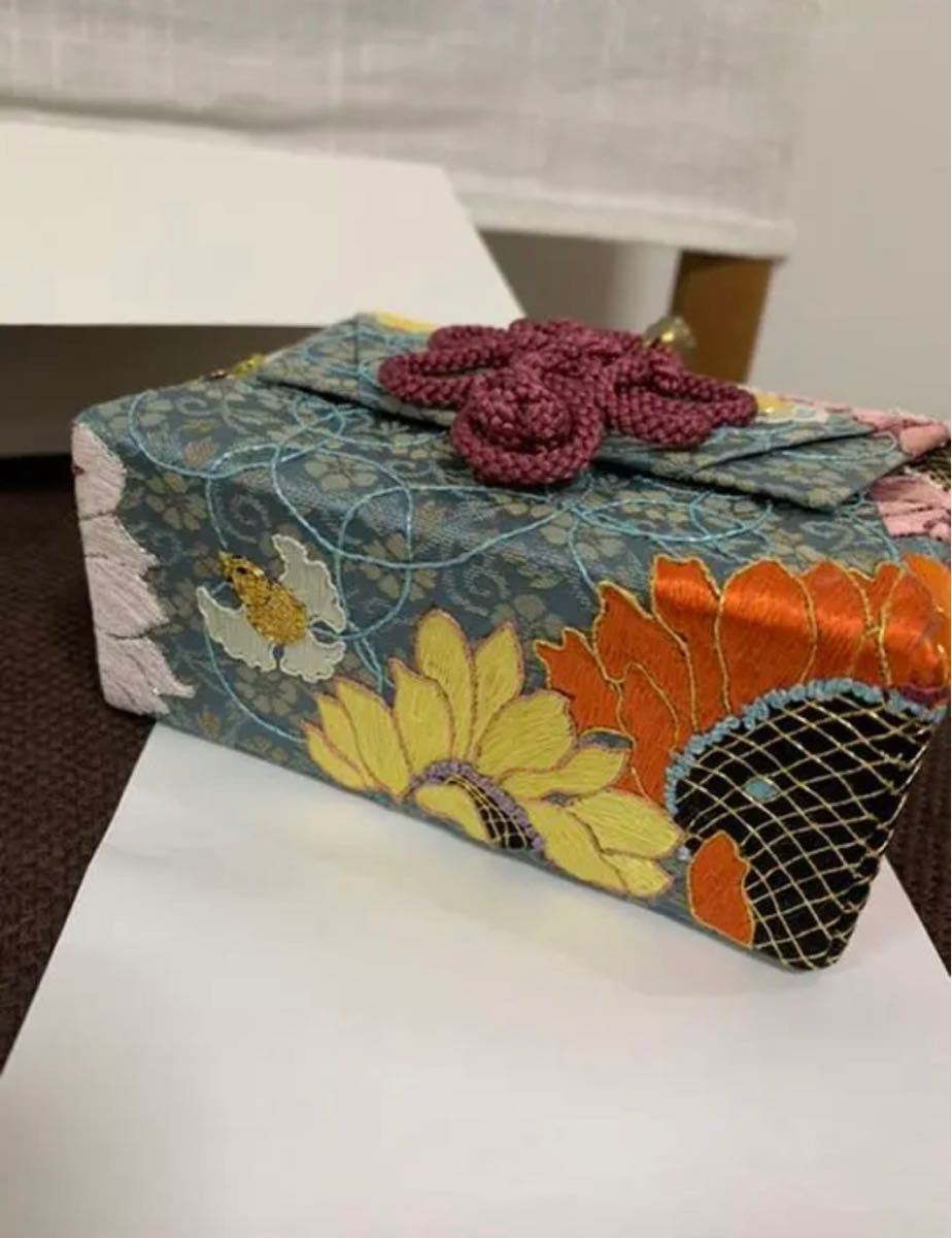 新品/日本刺繍ハンド刺繍正絹使用/福良雀とひまわりの式部型小物入れ豪華〜箱ボックス