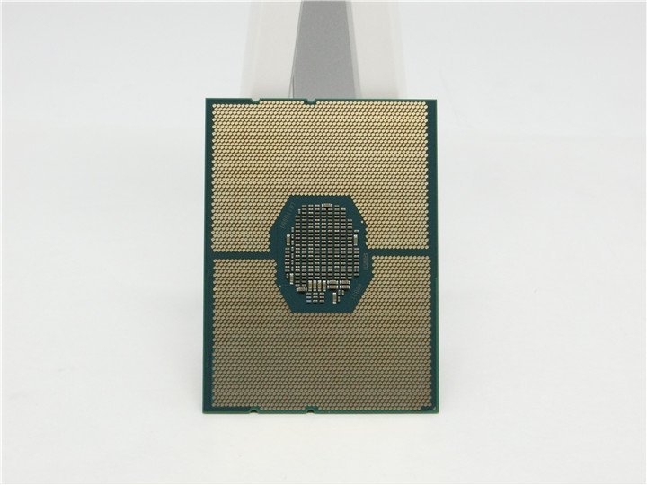 中古　Intel Xeon PLATINUM　8259CL SRFA8 2.5GHZ 　動作品　　送料無料_画像2