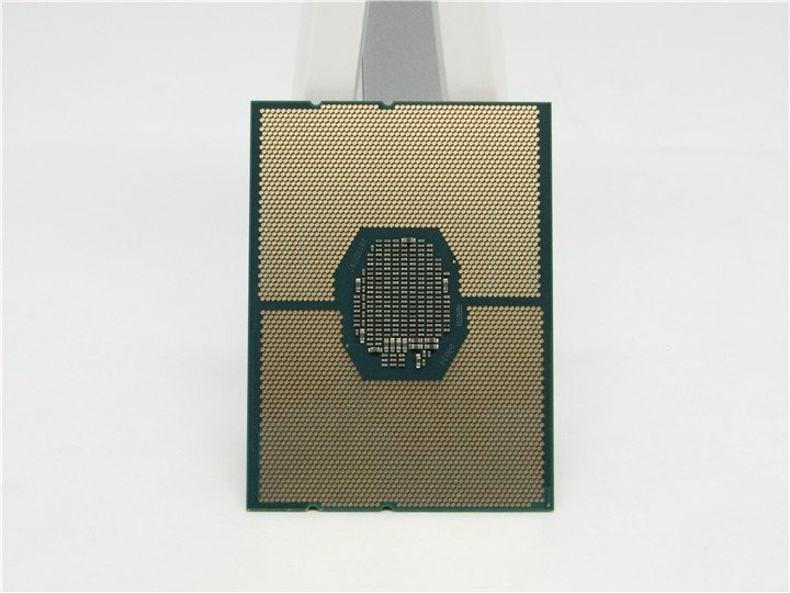 中古　Intel Xeon PLATINUM　8175M SR3FU 2.5GHZ 　動作品　　送料無料_画像2