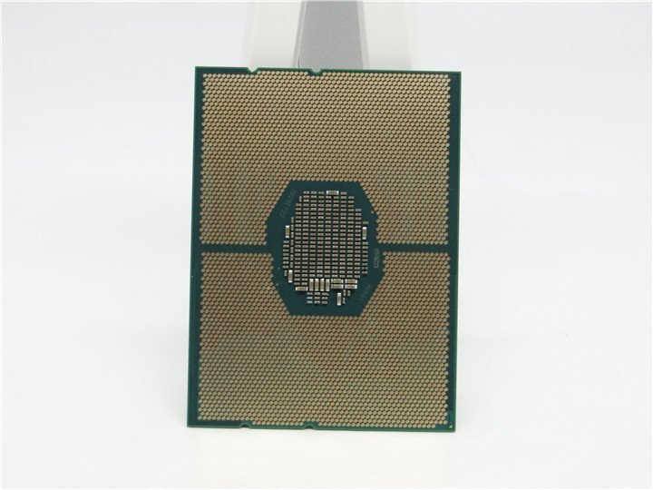 中古　Intel Xeon PLATINUM　8175M SR3FU 2.5GHZ 　動作品　　送料無料_画像2