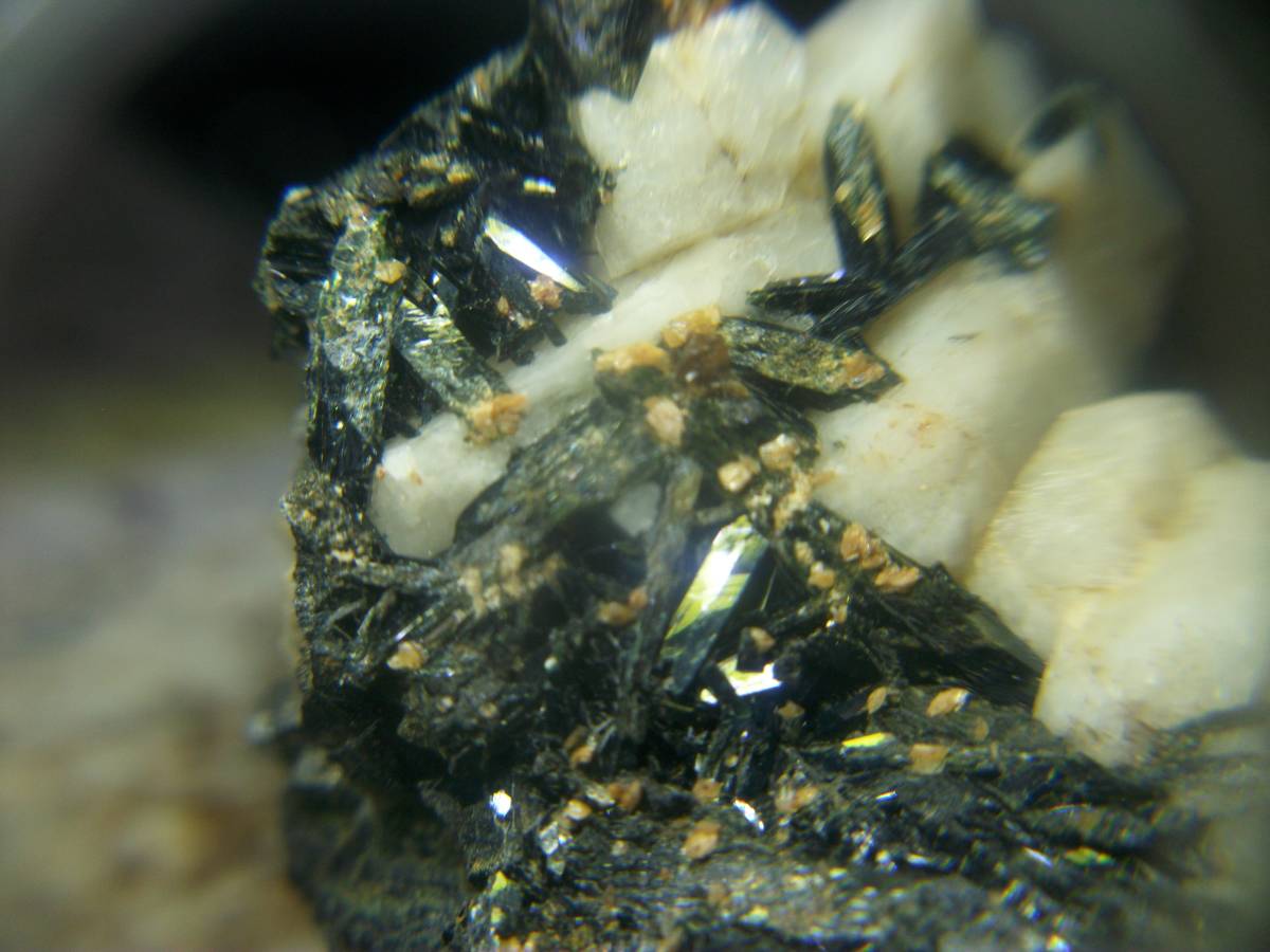 マラウイ エリジン輝石 錐輝石 クラスター 結晶山盛り 長石 超ハイグレード 定型外発送の画像6