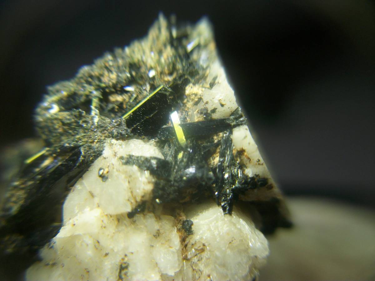 マラウイ エリジン輝石 錐輝石 クラスター 結晶山盛り 長石 超ハイグレード 定型外発送の画像10