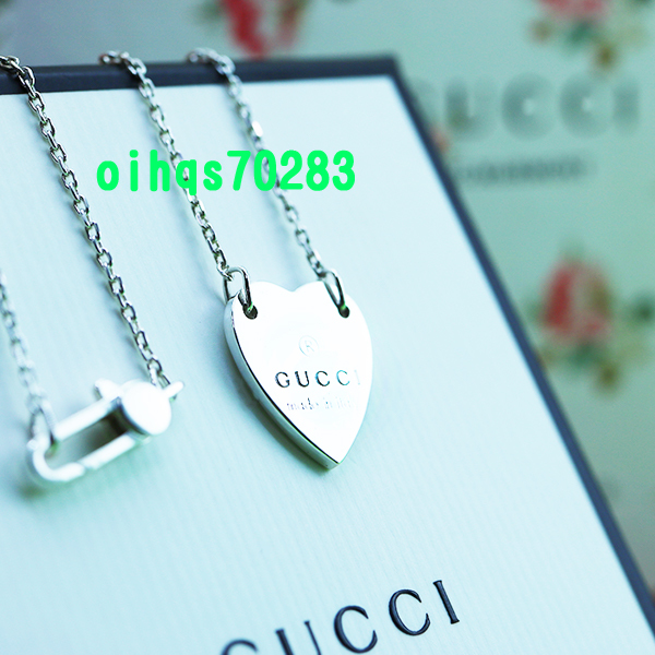 柔らかな質感の ♪即決♪新品 未使用 GUCCI グッチ ハートモチーフ