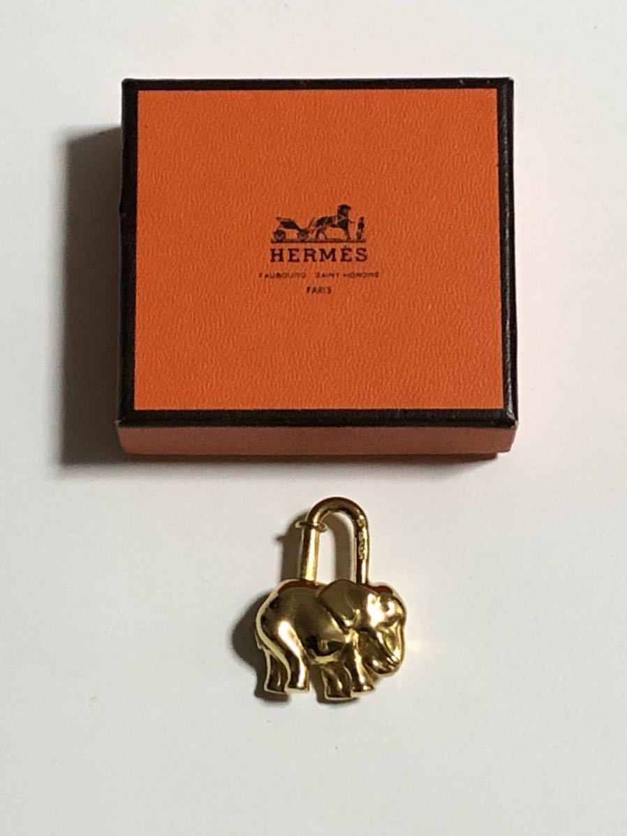 良品 HERMES カデナ ゾウ ゴールドカラー チャーム キーリング