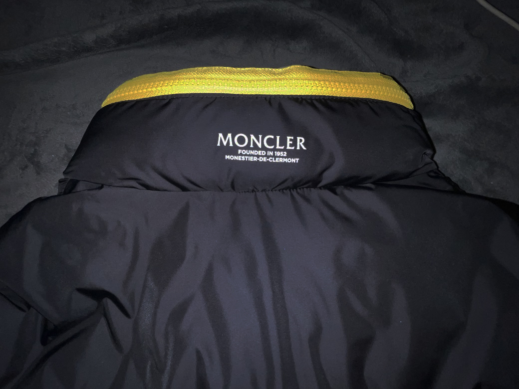 新品未使用 MONCLER PEUPLIER ダウンジャケット イエロー 4 新品未使用 MONCLER PEUPLIER ダウンジャケット イエロー 4