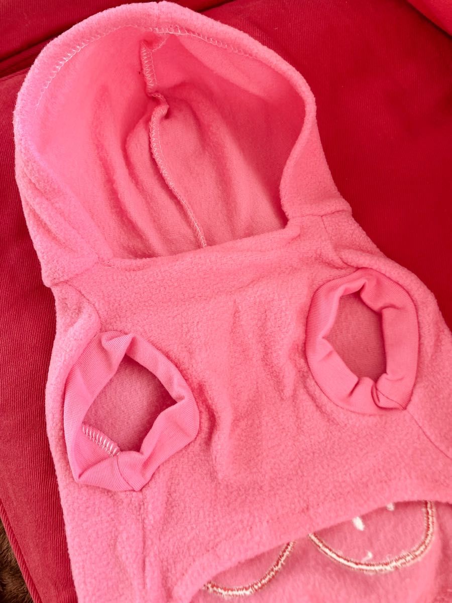 いちごアップリケ　パーカー　Sサイズ　犬服　　　ペットウェア　ピンク　可愛い　フリース　袖なし　防寒着
