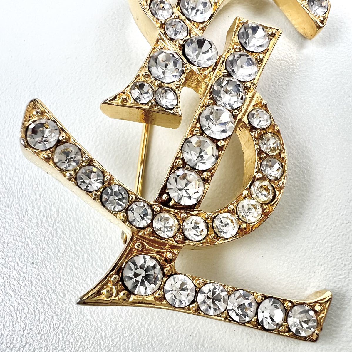 お得な情報満載Yves Saint Laurent|イヴサンローラン ブランド ロゴ